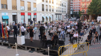 Homenatge a les víctimes i sanitaris