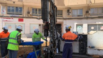 treballs per comprovar la contaminació del sòl de la gasolinera
