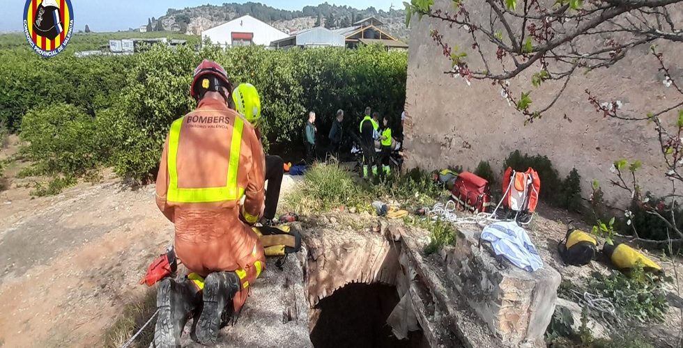 rescat de persones de un pou